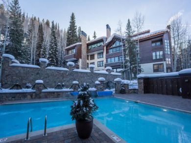 Ski In Ski Out Accommodationa in Vail Colorado that Sleeps 9